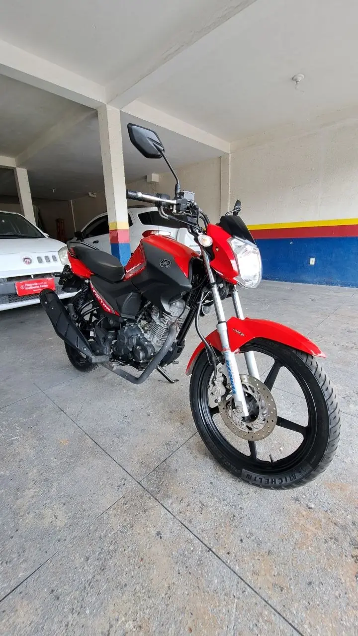 YAMAHA YBR 150 FACTOR ED FRENTE DIREITA